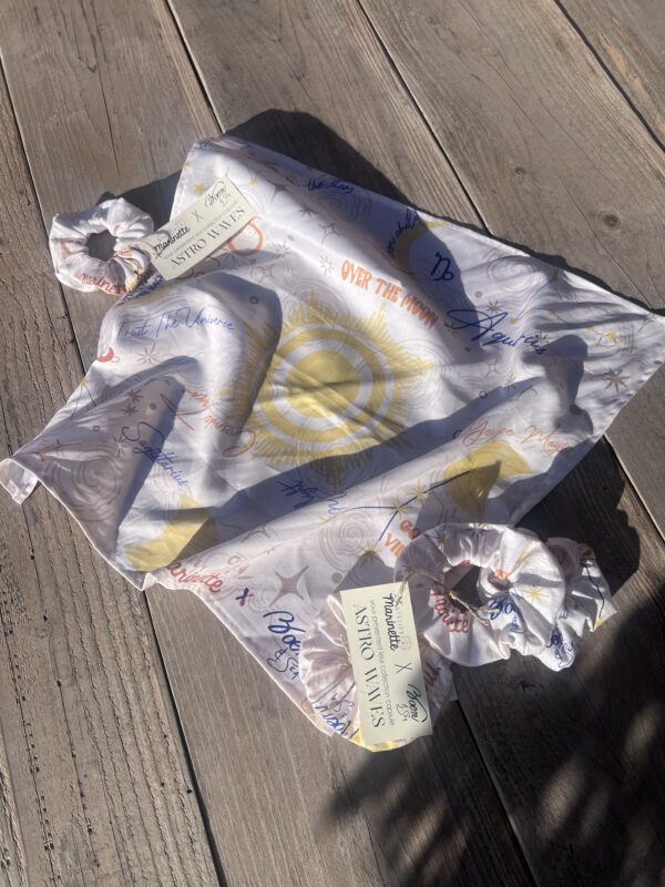 Le Foulard ASTRO WAVES 🪐🌊✨