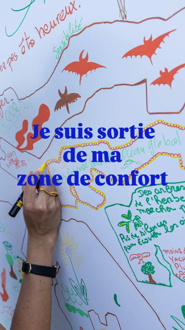 Il y a quelques semaines, je me suis préparée à relever un défi qui m’a fait sortir de ma zone de confort.

La @fondationprincealbert2 m’a invitée à réaliser une fresque participative au Green Shift Festival, à Monaco, sur le thème : « Monaco en 2050 ».

✨ Imaginer demain, en couleurs, en symboles, en émotions.
☀️ Créer avec des inconnus devenus artistes le temps d’un instant.
🌱Composer avec les éléments : pluie, frange collante (team caniche-lévrier afghan), et sol glissant.

Chaque geste, chaque échange ont nourri cette œuvre collective. Des enfants aux regards pétillants, des adultes porteurs de rêves, des visiteurs engagés... et même la visite du Souverain pour découvrir le projet et y participer 🌊 

L’art devient ici un langage universel, un pont entre l’imaginaire et l’engagement pour la nature, la biodiversité et un futur plus doux.

MERci à la Fondation Prince Albert II de Monaco pour sa confiance, et à tous ceux qui ont laissé leur empreinte sur cette fresque 💙

©Philippe Fitte
.
.
.
#GreenShiftFestival #Monaco2050 #FresqueParticipative #ArtEtÉcologie #CréationCollective #MediterraneanVibes #BoemAndSea #InspirationNature #ArtEngagé #Durabilité #Biodiversité