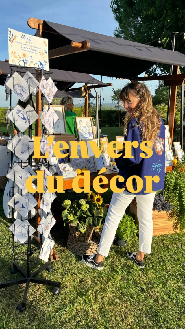 Mon joyeux bordel ✨
À chaque événement, derrière chaque stand créatif, règne ce désordre unique propre aux créateurs.
Ok là c’est rangé c’était le début…

Veste @bonjourmadame_frenchriviera 
.
.
.
#événement #stand #créateur #boemandsea